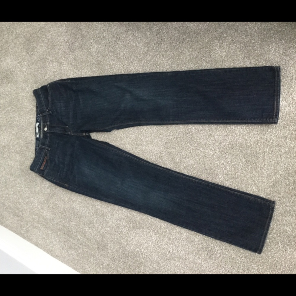 525 Levi straight leg jean